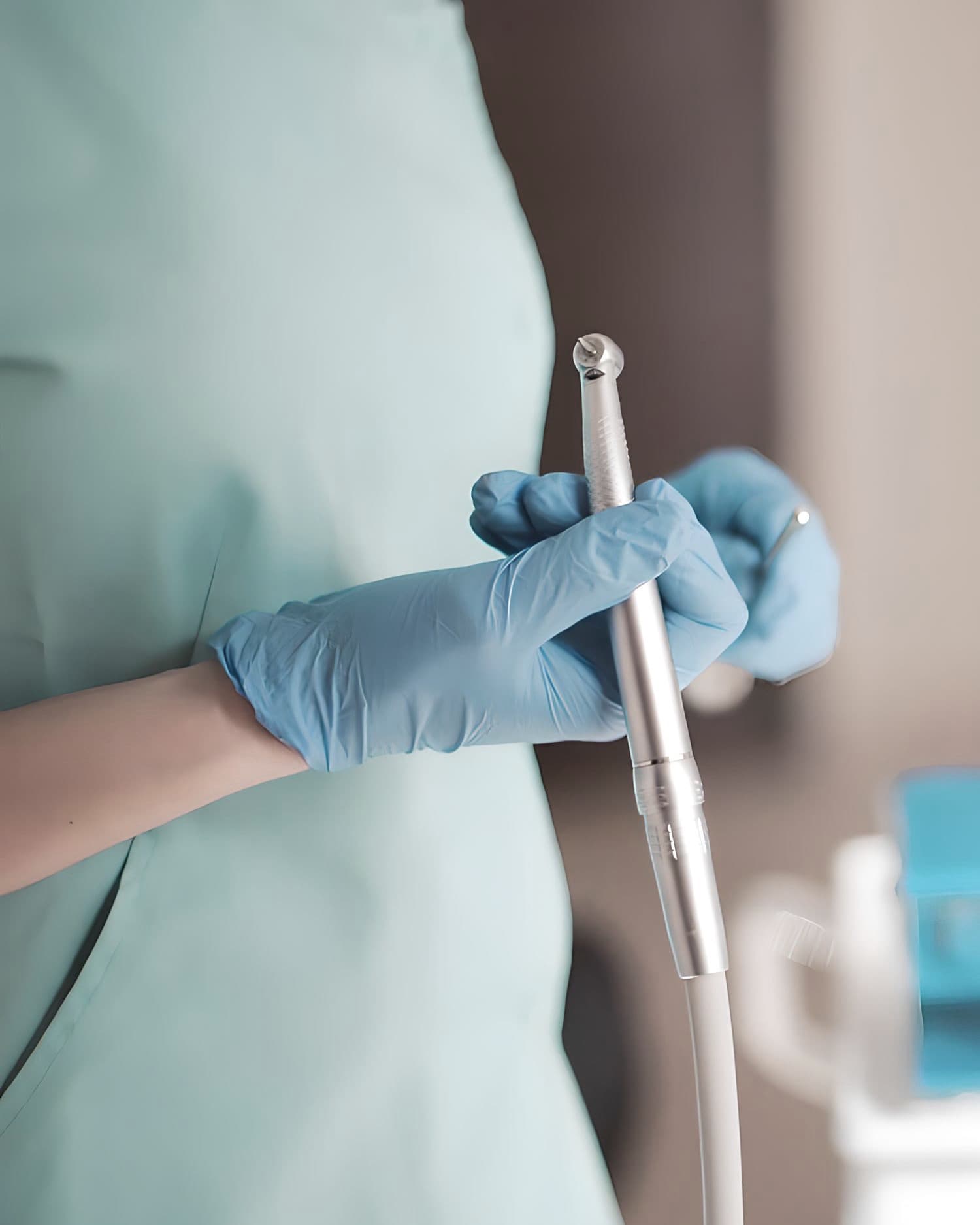 Терапевтична стоматологія - лікування карієсу та пульпіту